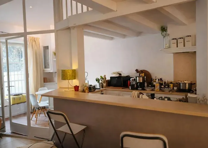 Spacieux A - 156 M² Avec 3 *